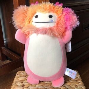 Squishmallows Hug Mees Valentines Day Caparinne the yeti